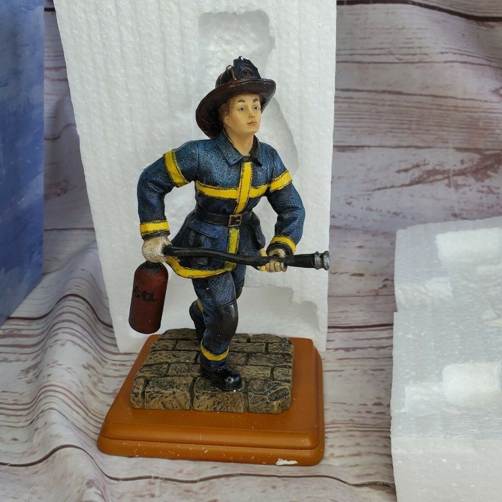 7.5" American Great Heroes Fire Extinguisher Carrying Fireman FG7212 Home Décor